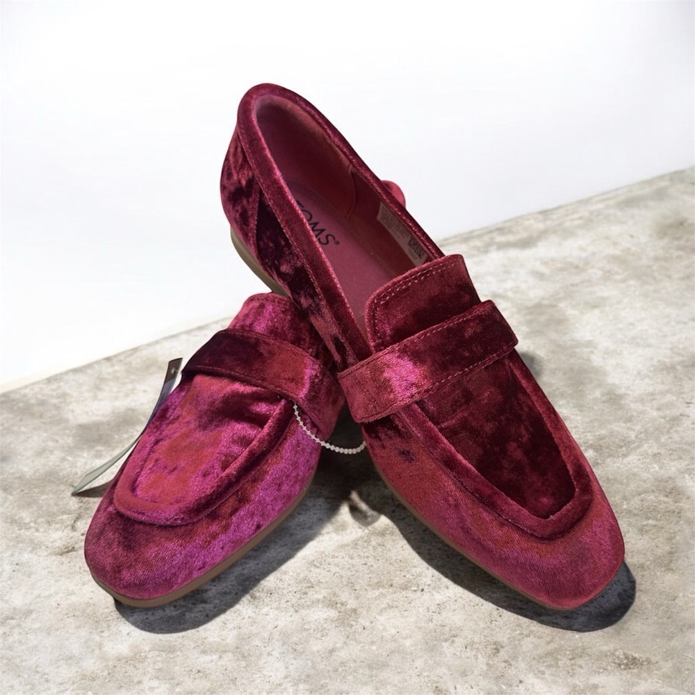 Toms Crushed Velvet Loafers Women Lynette Berry Burgundy Sz 7.5‎ NWT